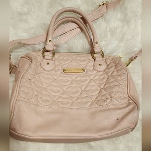 Betsey Johnson/ Light Pink Quilted Lip Bag